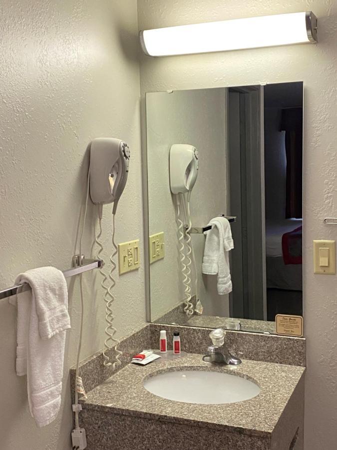 Ramada By Wyndham Sioux Falls Eksteriør billede